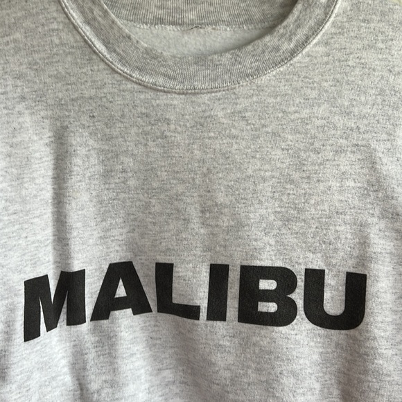 UO Cropped Sweatshirt - Picture 2 of 3